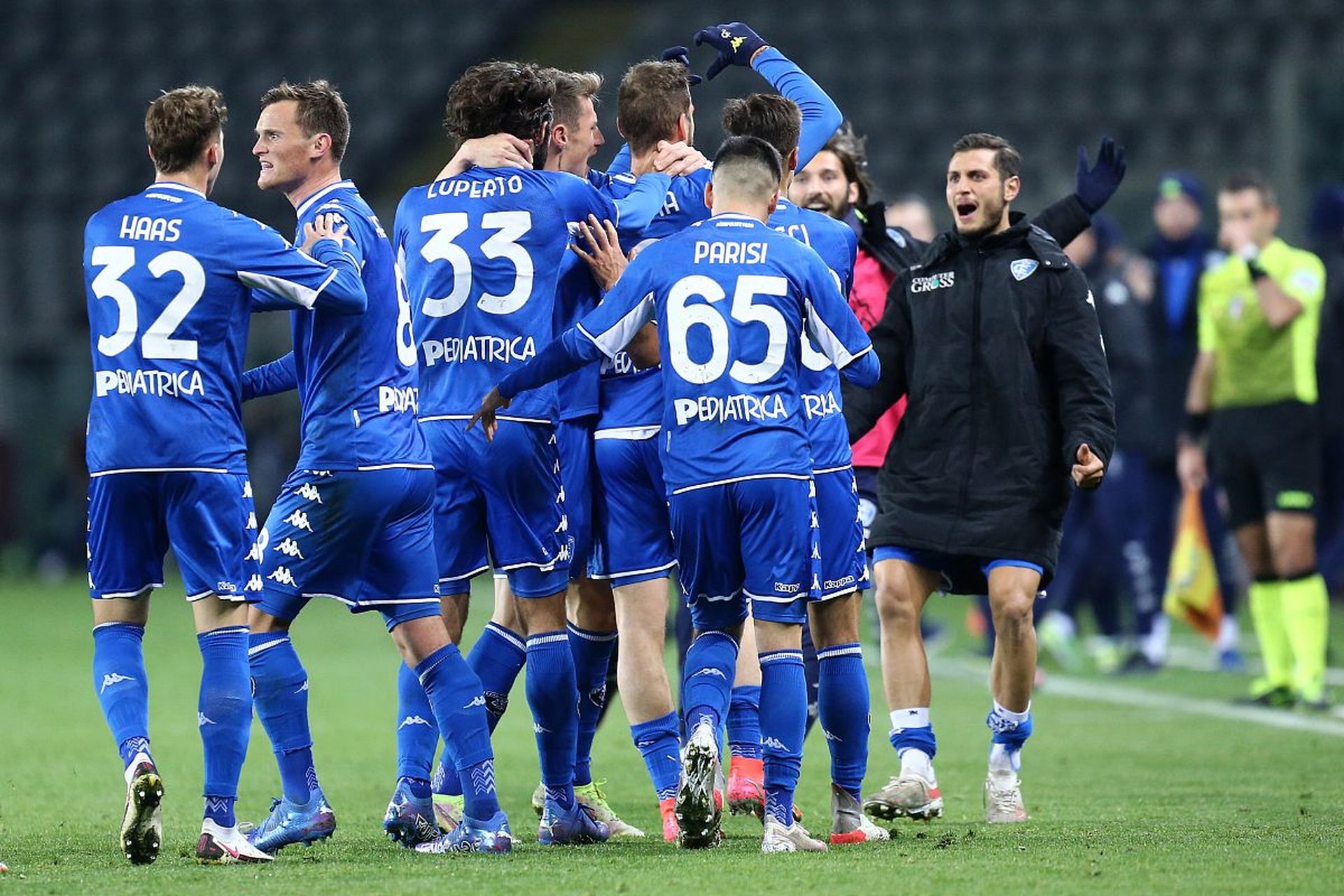 脚踏实地的 脚踏实地的